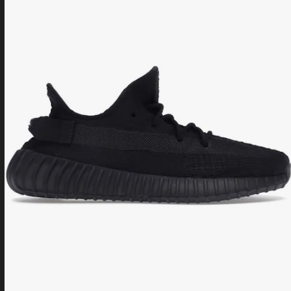 Yeezy Boost 350 V2 in Classic Black